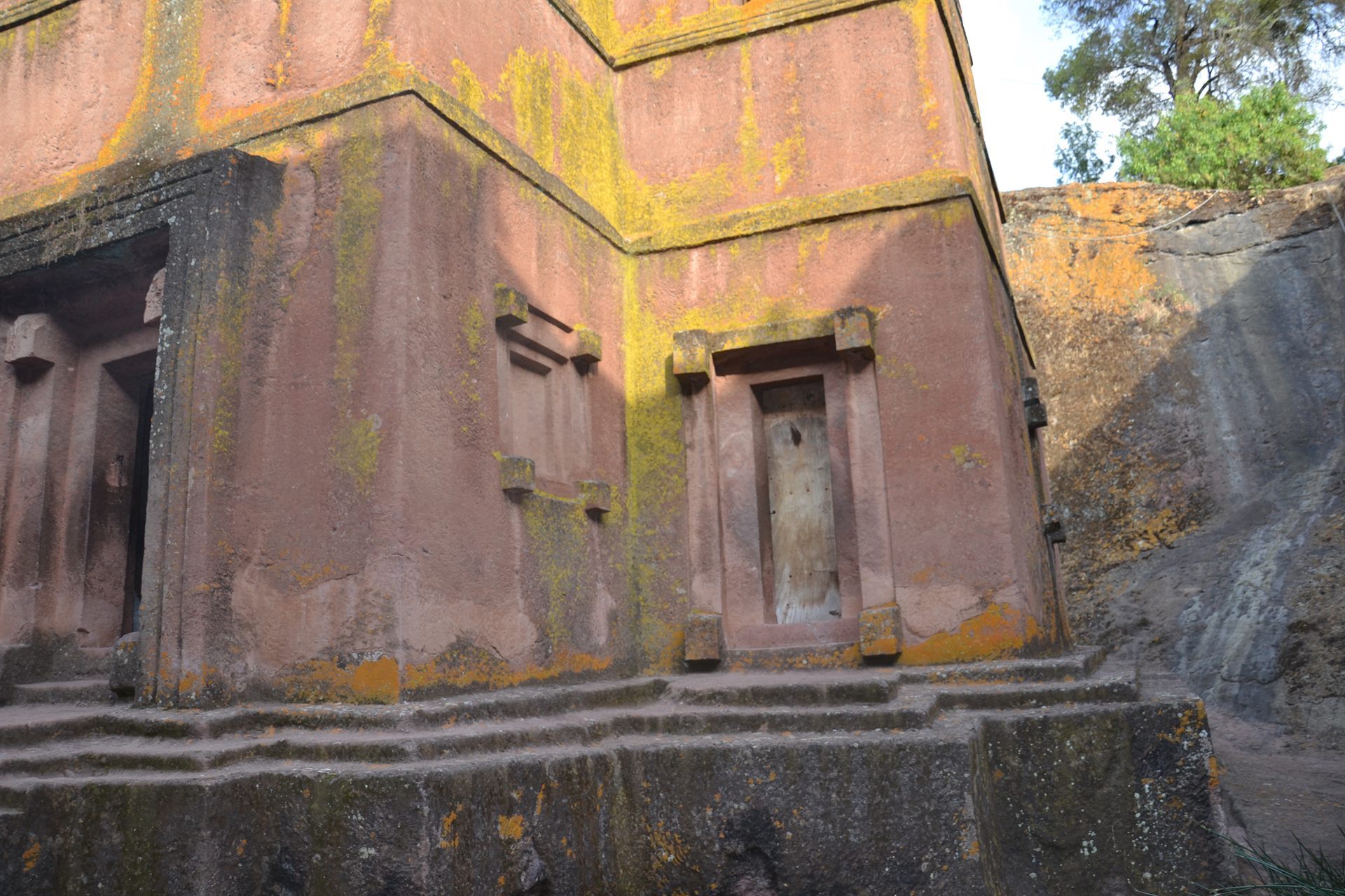 A guided day walk along the edge of the Simien escarpment